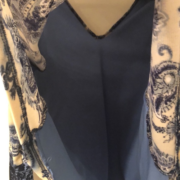 Lane Bryant Venezia blue paisley top, size 18/20 - Picture 6 of 6
